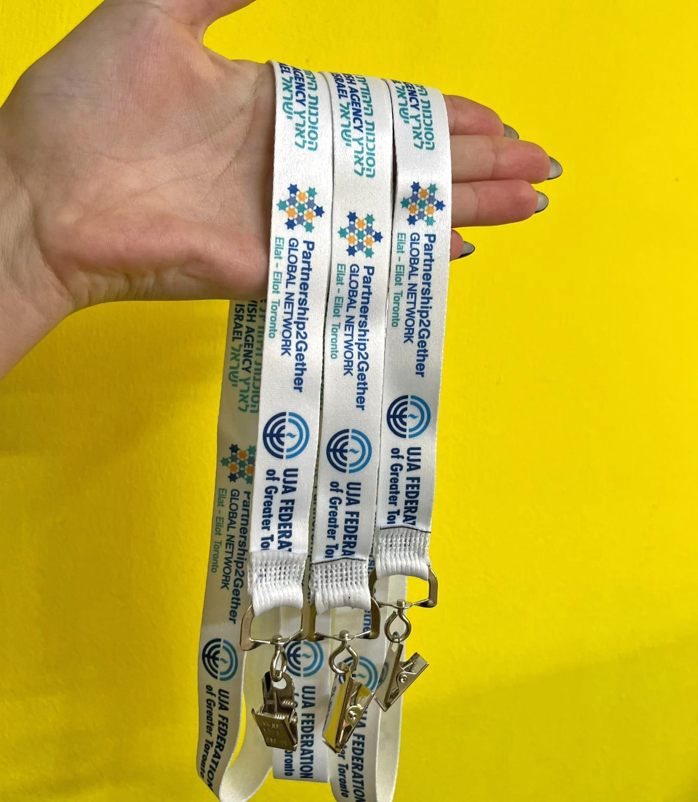 שרוכים ממותגים