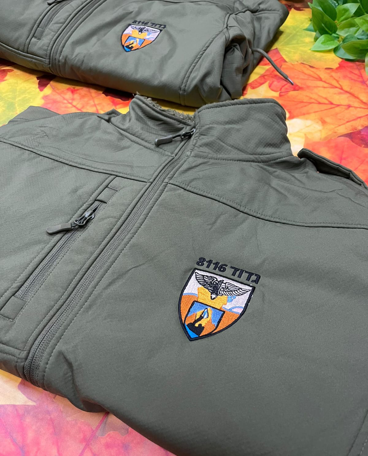 רקמה על מעילים גו נייצ'ר גדוד 8116