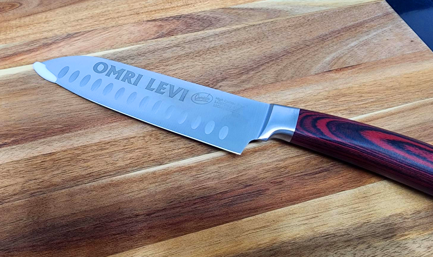 סכין שף עם חריטה