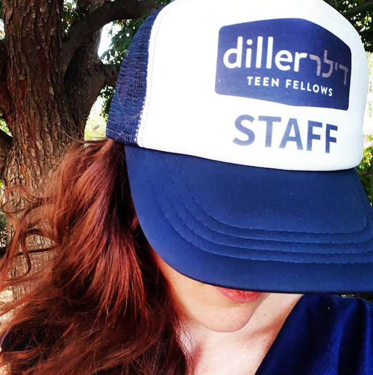 הדפסת-צבעונית-על-כובע-לחברי-צוות-עבור-דילר